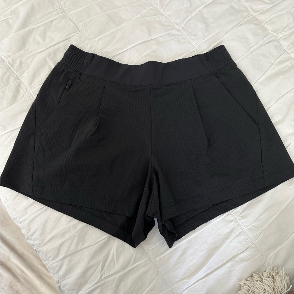 Athleta Brooklyn texture short